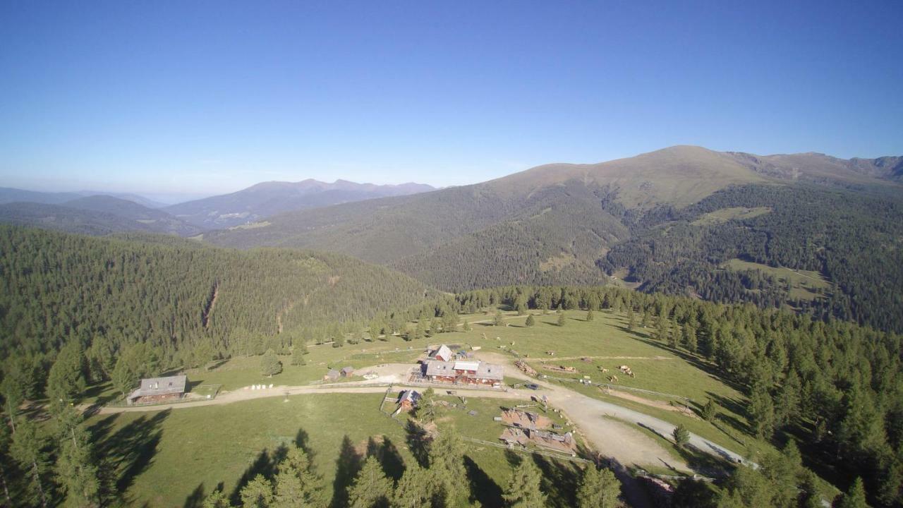 Hiasl Zirbenhuette Hotell Hochrindl Exteriör bild